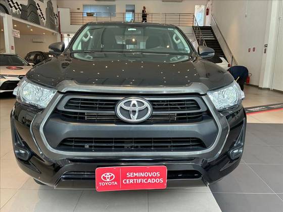 TOYOTA HILUX 2.8 D-4D TURBO DIESEL CD SR 4X4 AUTOMÁTICO